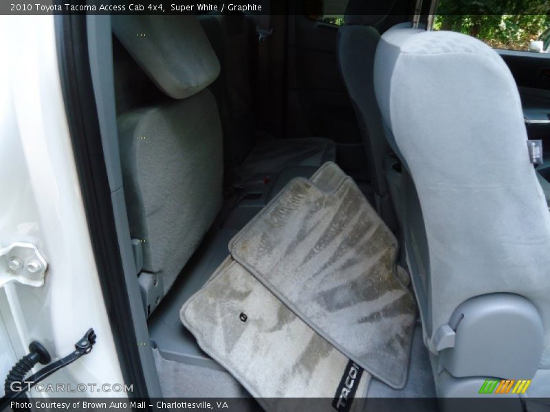Super White / Graphite 2010 Toyota Tacoma Access Cab 4x4