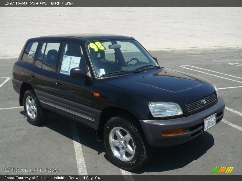 Front 3/4 View of 1997 RAV4 4WD