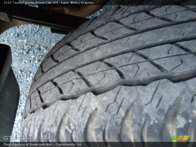 Super White / Graphite 2010 Toyota Tacoma Access Cab 4x4