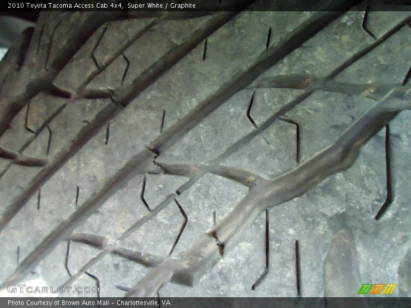 Super White / Graphite 2010 Toyota Tacoma Access Cab 4x4
