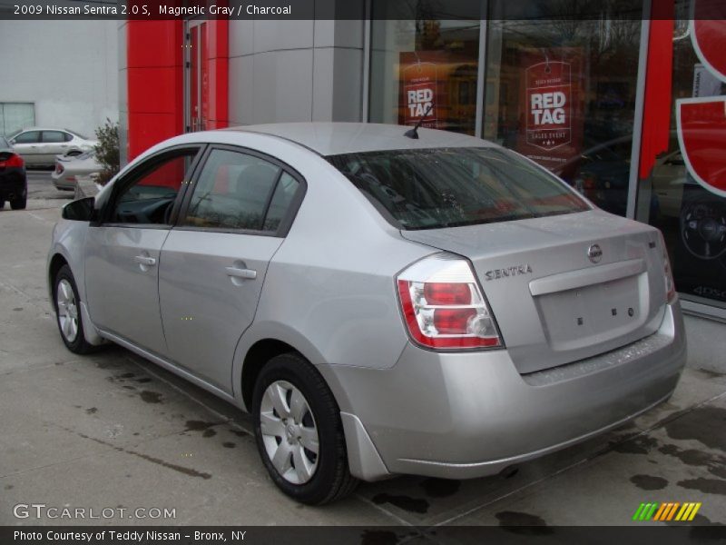 Magnetic Gray / Charcoal 2009 Nissan Sentra 2.0 S