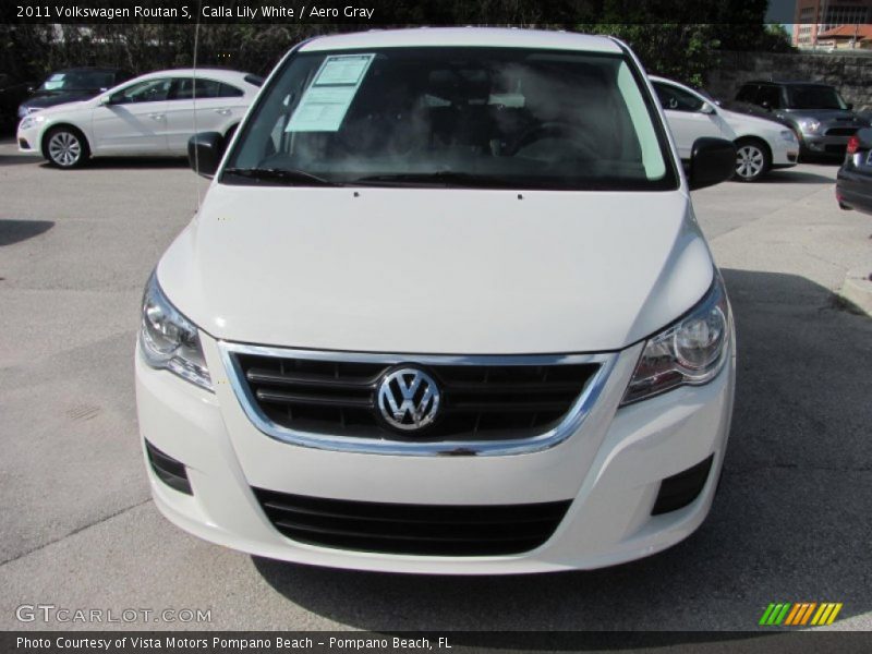 Calla Lily White / Aero Gray 2011 Volkswagen Routan S