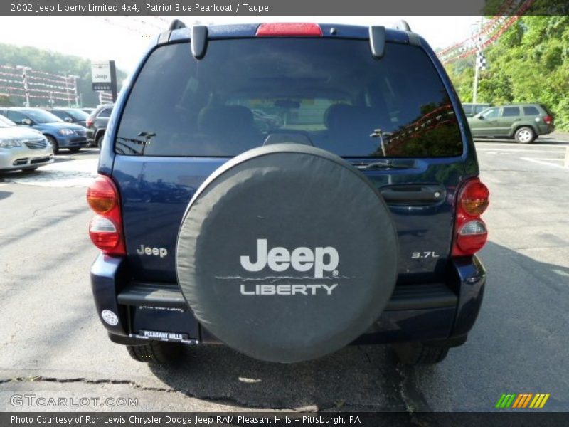 Patriot Blue Pearlcoat / Taupe 2002 Jeep Liberty Limited 4x4