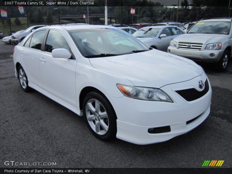 Super White / Dark Charcoal 2007 Toyota Camry SE