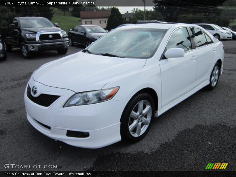 Super White / Dark Charcoal 2007 Toyota Camry SE