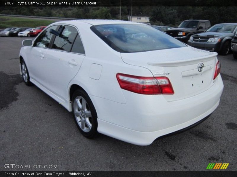 Super White / Dark Charcoal 2007 Toyota Camry SE