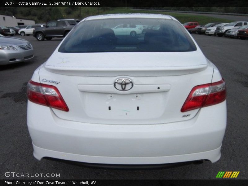 Super White / Dark Charcoal 2007 Toyota Camry SE