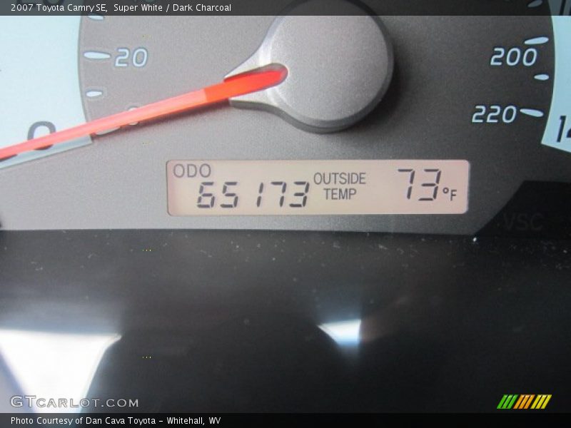 Super White / Dark Charcoal 2007 Toyota Camry SE