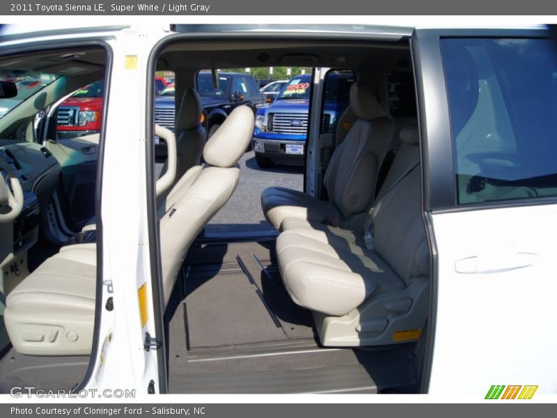 Super White / Light Gray 2011 Toyota Sienna LE