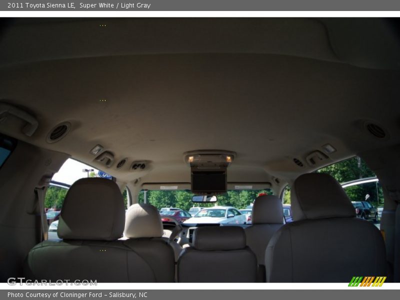 Super White / Light Gray 2011 Toyota Sienna LE