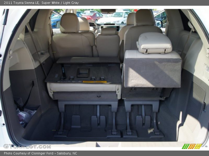 Super White / Light Gray 2011 Toyota Sienna LE