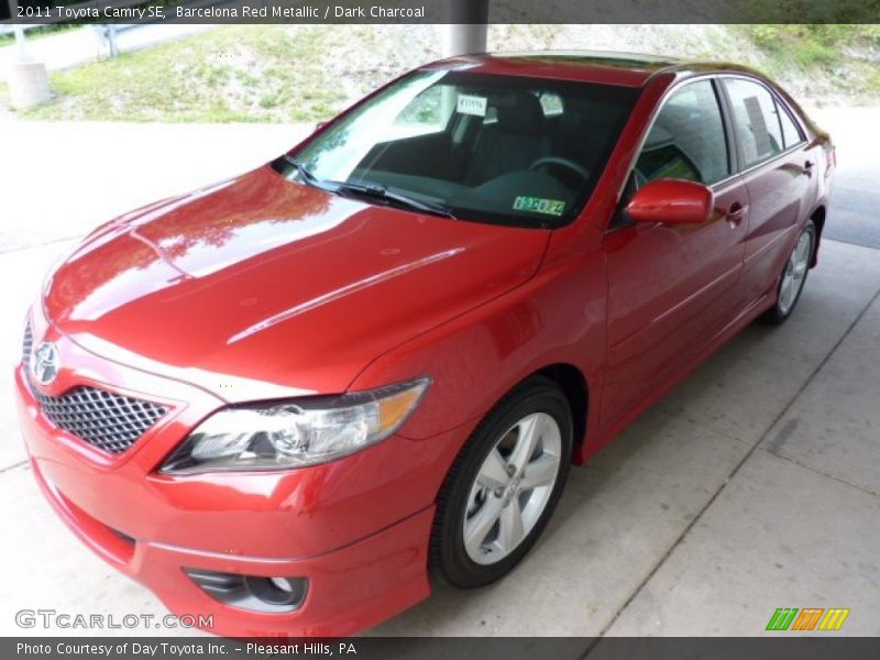 Barcelona Red Metallic / Dark Charcoal 2011 Toyota Camry SE