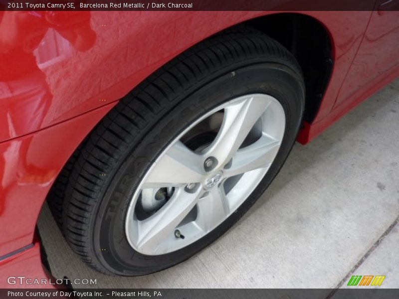Barcelona Red Metallic / Dark Charcoal 2011 Toyota Camry SE