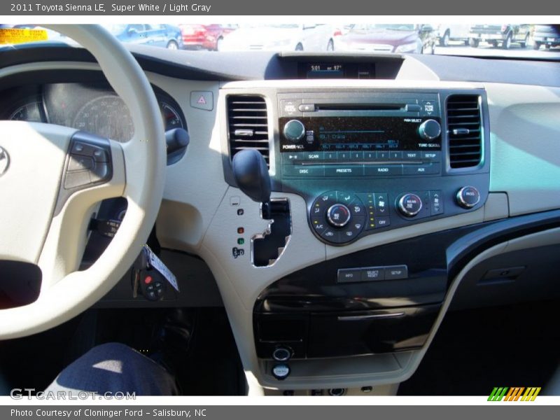 Super White / Light Gray 2011 Toyota Sienna LE