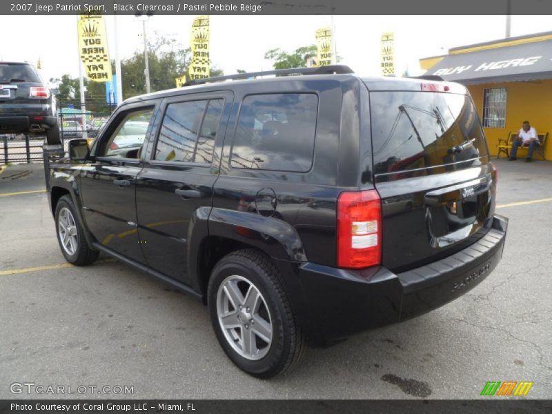 Black Clearcoat / Pastel Pebble Beige 2007 Jeep Patriot Sport