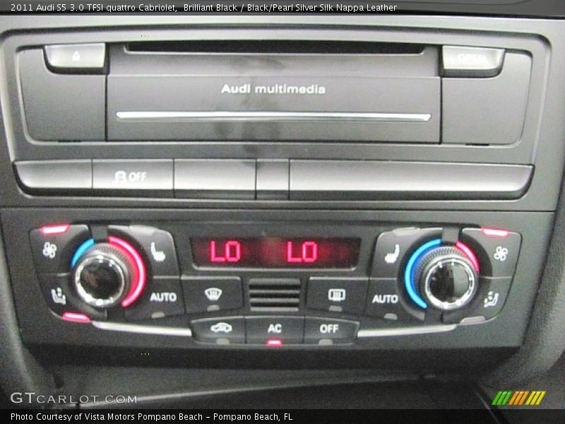 Controls of 2011 S5 3.0 TFSI quattro Cabriolet