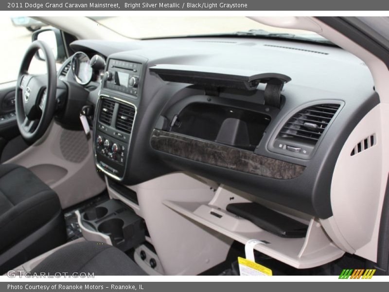 Bright Silver Metallic / Black/Light Graystone 2011 Dodge Grand Caravan Mainstreet