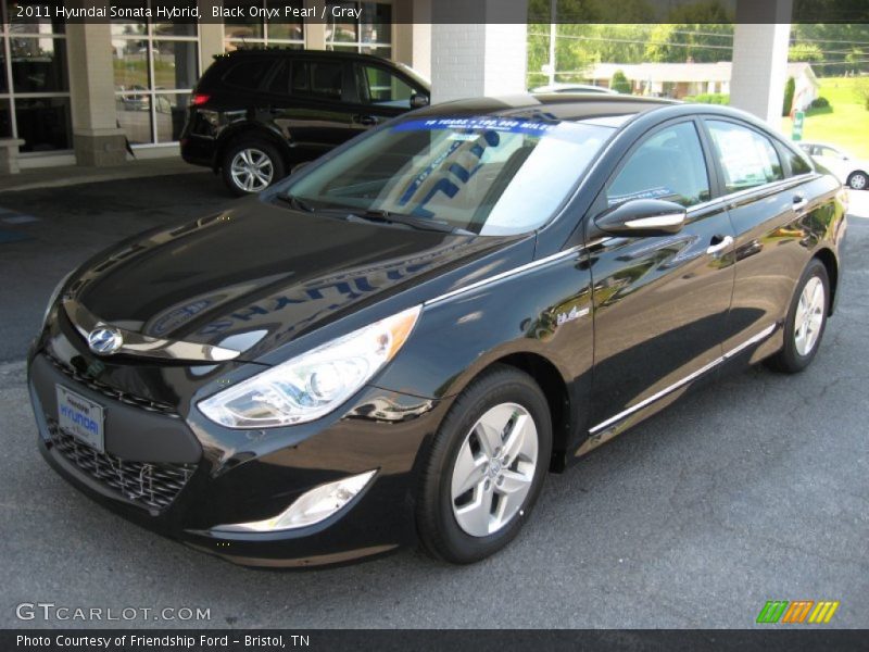 Front 3/4 View of 2011 Sonata Hybrid