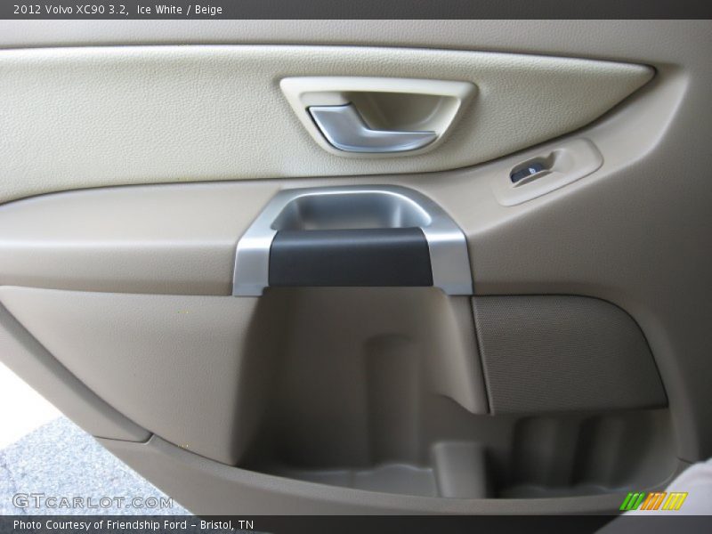 Ice White / Beige 2012 Volvo XC90 3.2