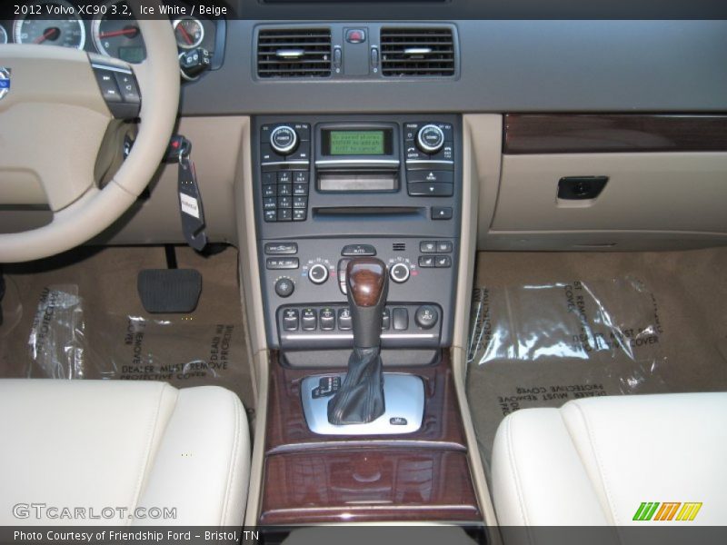 Controls of 2012 XC90 3.2