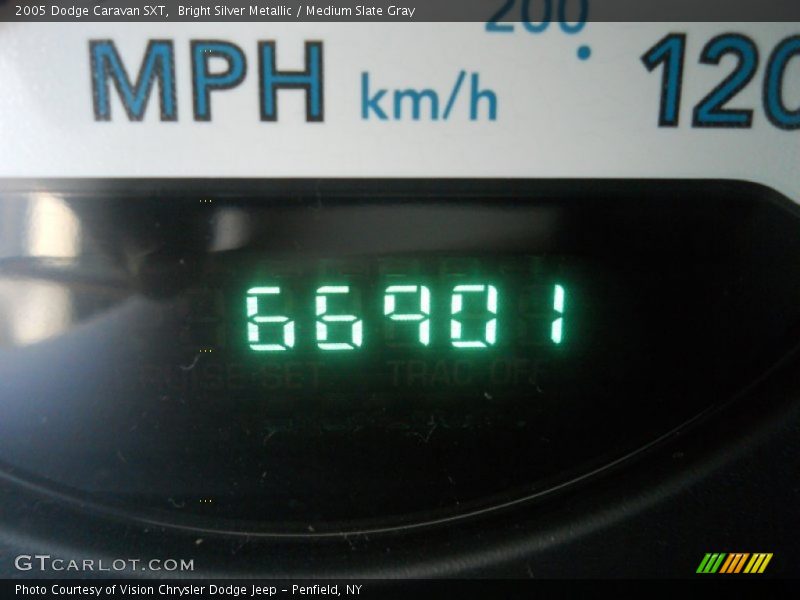Bright Silver Metallic / Medium Slate Gray 2005 Dodge Caravan SXT