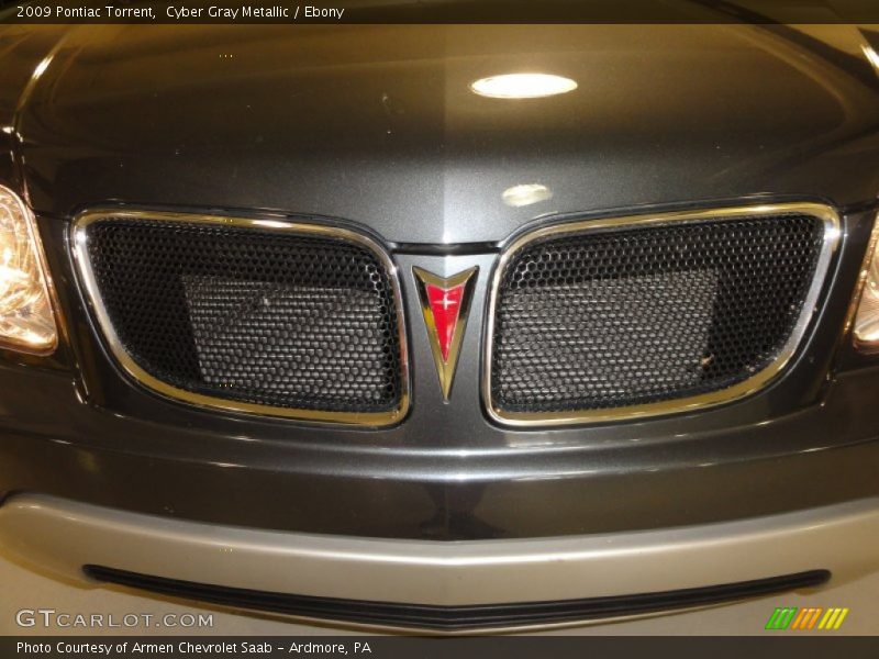 Cyber Gray Metallic / Ebony 2009 Pontiac Torrent