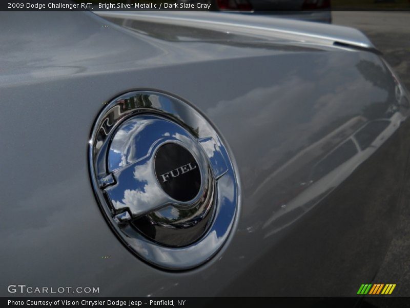 Bright Silver Metallic / Dark Slate Gray 2009 Dodge Challenger R/T