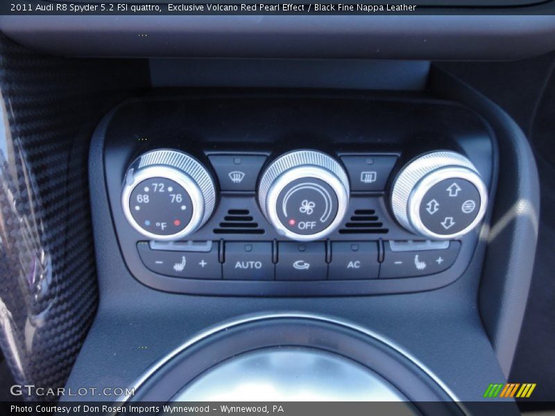 Controls of 2011 R8 Spyder 5.2 FSI quattro