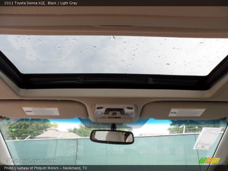 Black / Light Gray 2011 Toyota Sienna XLE