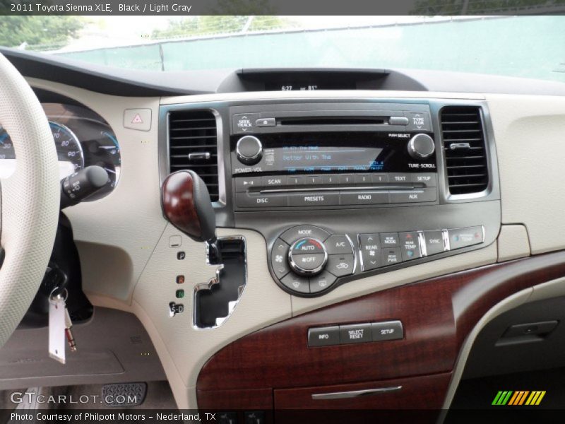 Black / Light Gray 2011 Toyota Sienna XLE