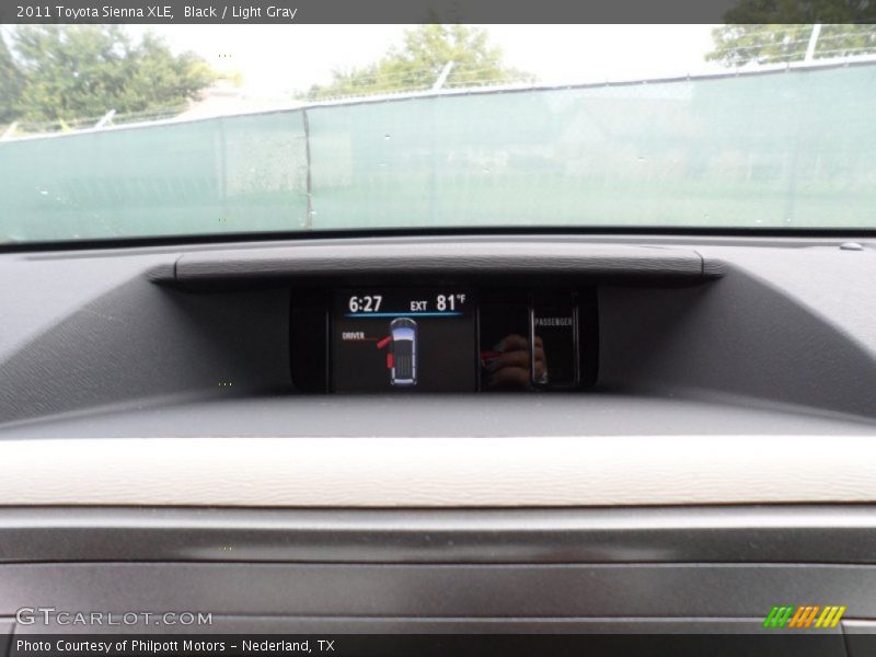 Black / Light Gray 2011 Toyota Sienna XLE