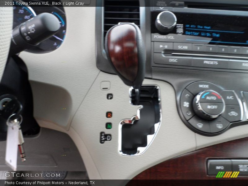 Black / Light Gray 2011 Toyota Sienna XLE