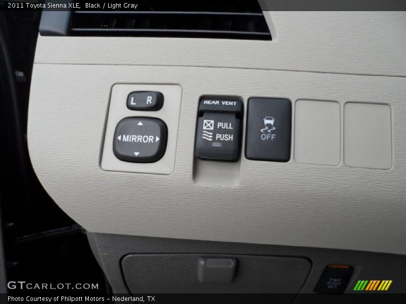 Black / Light Gray 2011 Toyota Sienna XLE