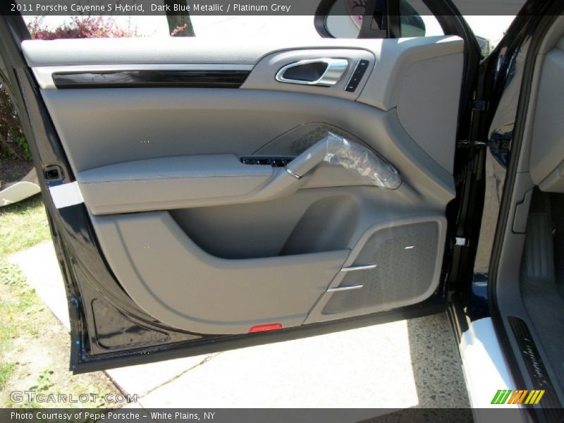 Dark Blue Metallic / Platinum Grey 2011 Porsche Cayenne S Hybrid
