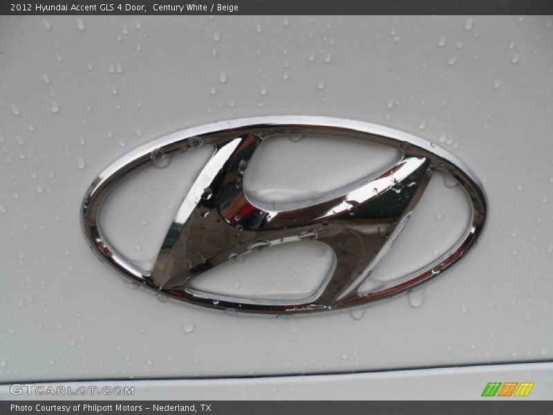 Century White / Beige 2012 Hyundai Accent GLS 4 Door