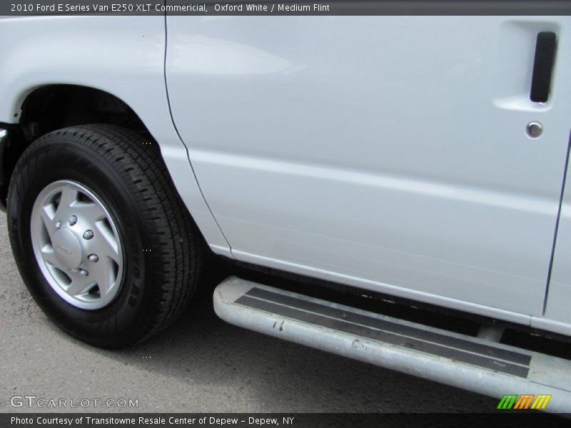 Oxford White / Medium Flint 2010 Ford E Series Van E250 XLT Commericial