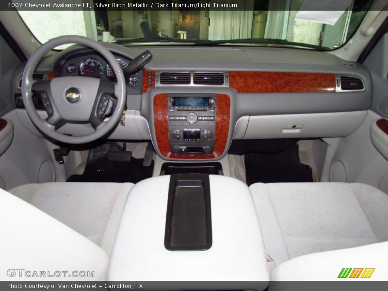 Silver Birch Metallic / Dark Titanium/Light Titanium 2007 Chevrolet Avalanche LT