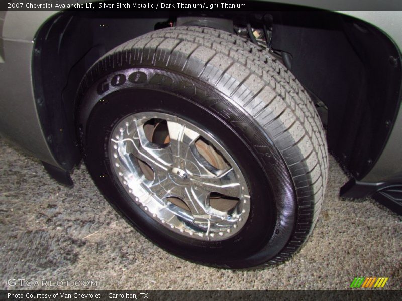 Silver Birch Metallic / Dark Titanium/Light Titanium 2007 Chevrolet Avalanche LT