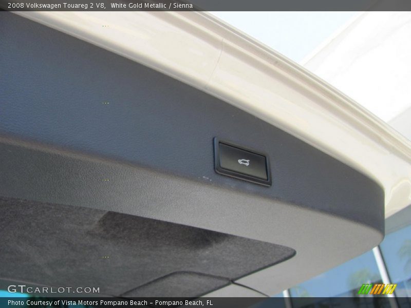 White Gold Metallic / Sienna 2008 Volkswagen Touareg 2 V8