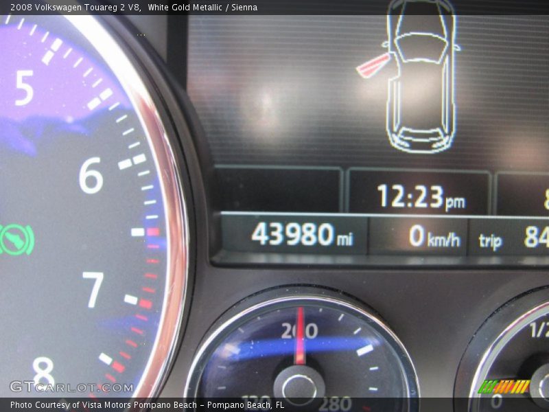 White Gold Metallic / Sienna 2008 Volkswagen Touareg 2 V8