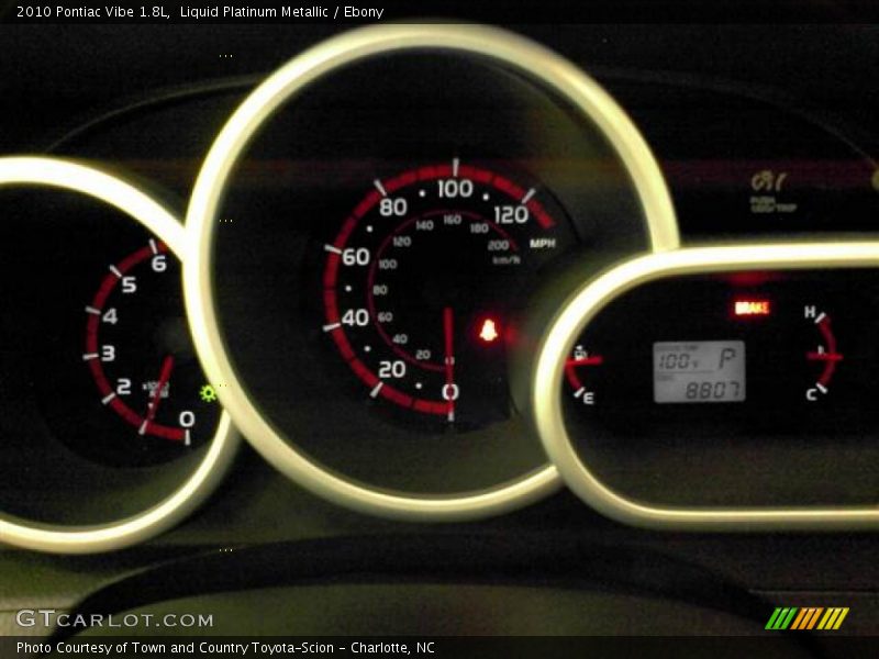Liquid Platinum Metallic / Ebony 2010 Pontiac Vibe 1.8L