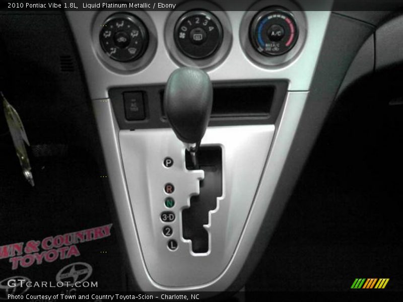 Liquid Platinum Metallic / Ebony 2010 Pontiac Vibe 1.8L