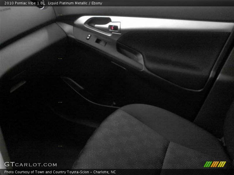 Liquid Platinum Metallic / Ebony 2010 Pontiac Vibe 1.8L