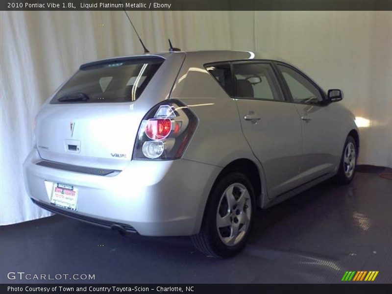 Liquid Platinum Metallic / Ebony 2010 Pontiac Vibe 1.8L