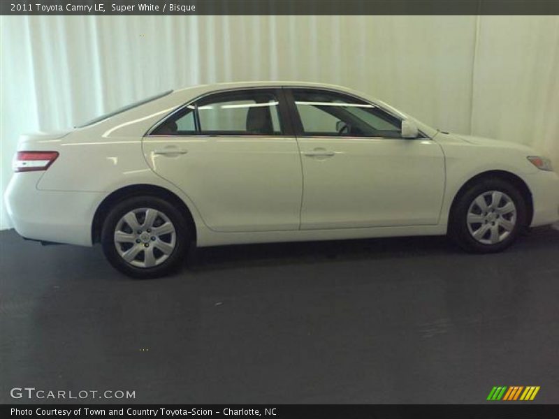 Super White / Bisque 2011 Toyota Camry LE