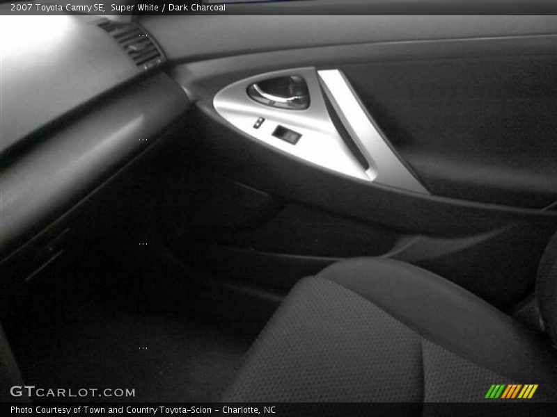 Super White / Dark Charcoal 2007 Toyota Camry SE