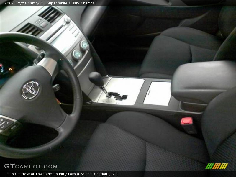 Super White / Dark Charcoal 2007 Toyota Camry SE