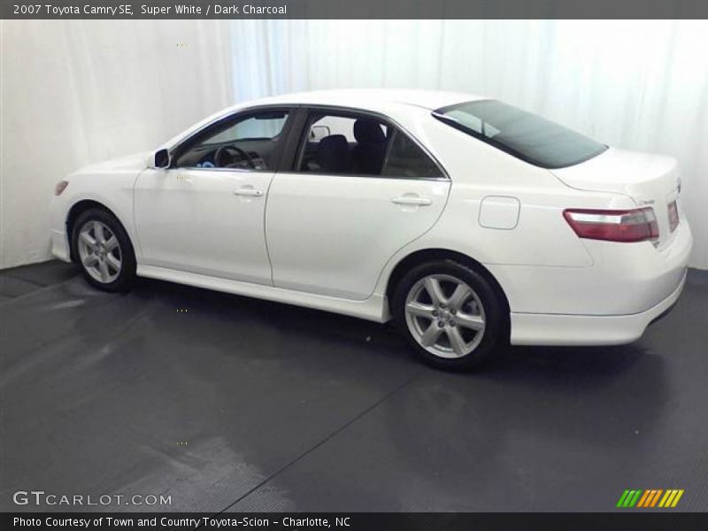Super White / Dark Charcoal 2007 Toyota Camry SE