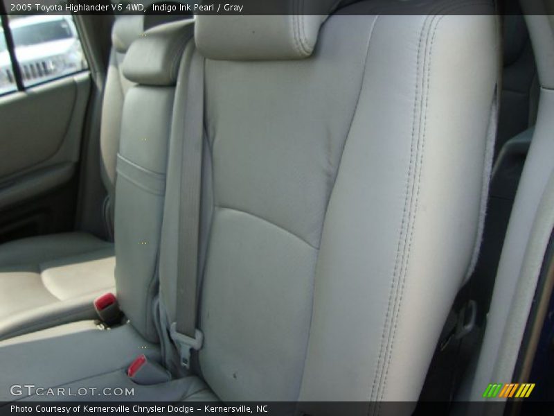 Indigo Ink Pearl / Gray 2005 Toyota Highlander V6 4WD