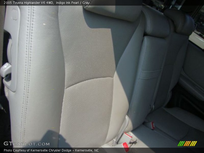 Indigo Ink Pearl / Gray 2005 Toyota Highlander V6 4WD